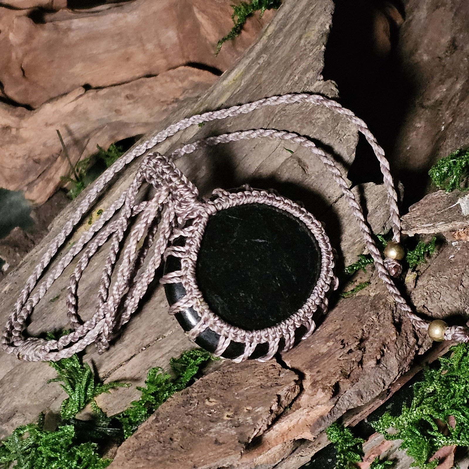 Root chakra crystal pendant for clarity and balance