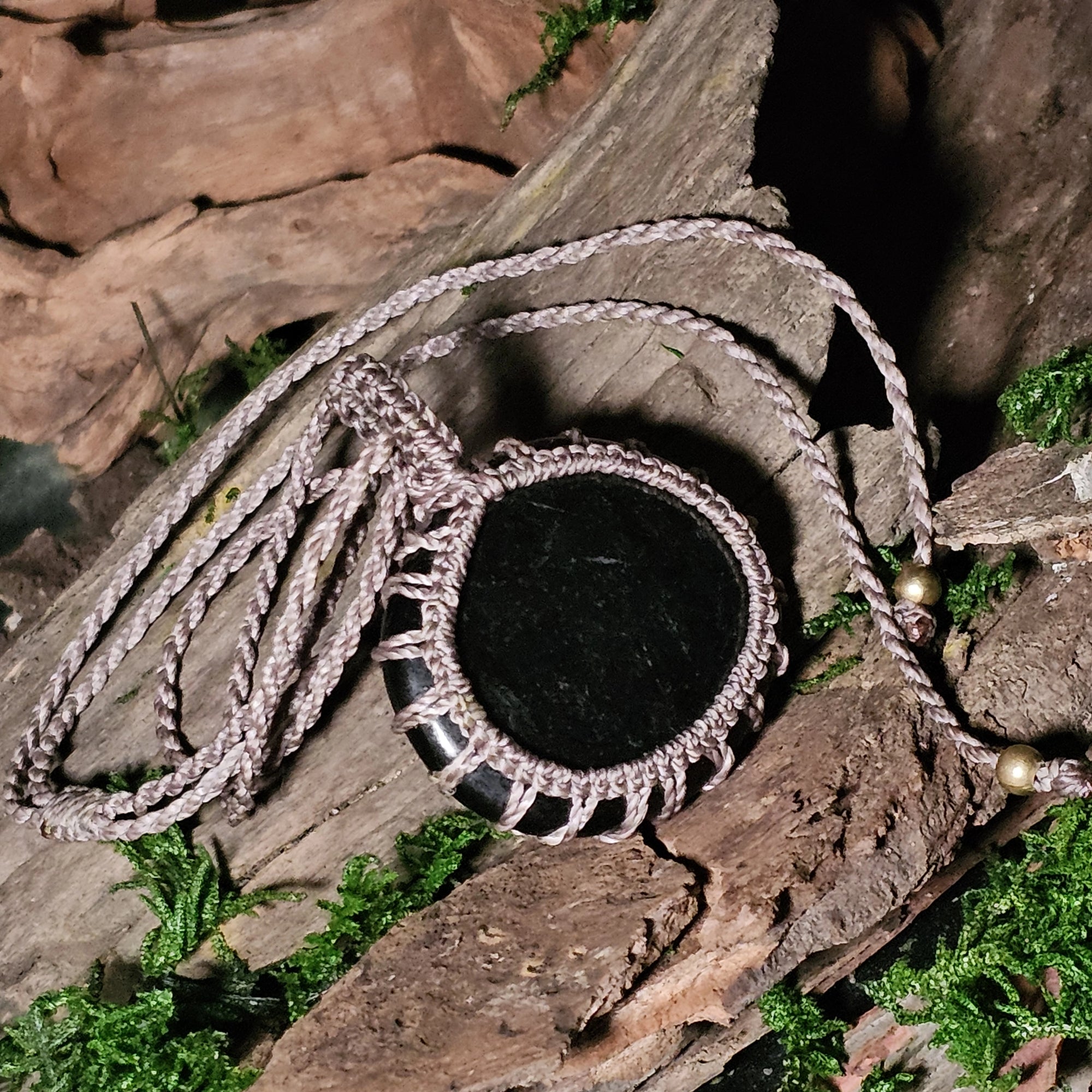 Root chakra crystal pendant for clarity and balance