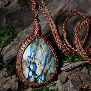 Copper-brown cord Labradorite talisman showing blue and gold labradorescence